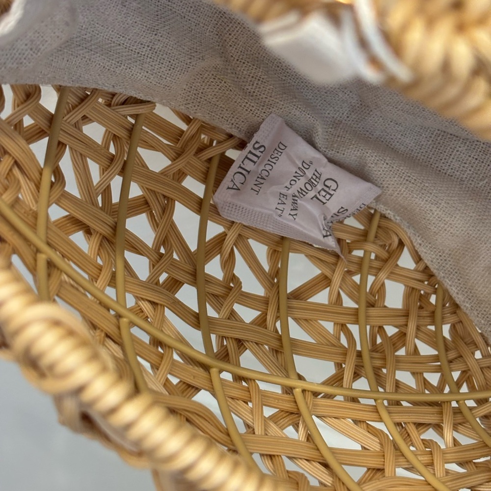 NWT Tommy Bahama Woven Turtle-Shaped Bag - Picture 8 of 10